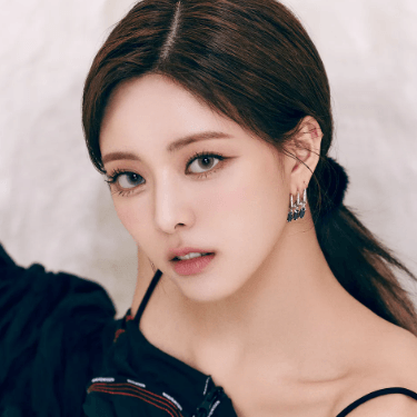 ITZY YUNA