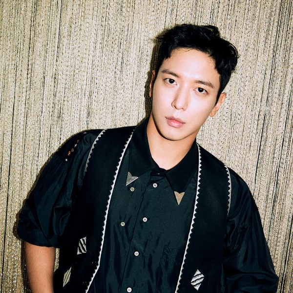 JUNG YONG HWA