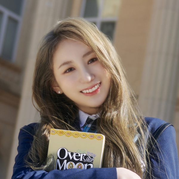 LEE CHAEYEON